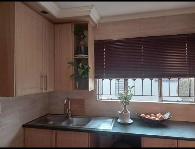 2 BEDROOM PROPERTY TO RENT IN OLIEVENHOUTBOSCH